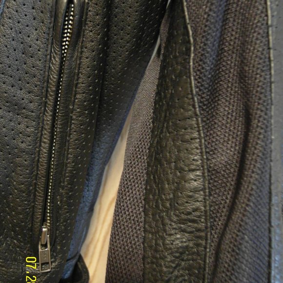 Honda motorcycle leather jacket. - Picture 4 of 16